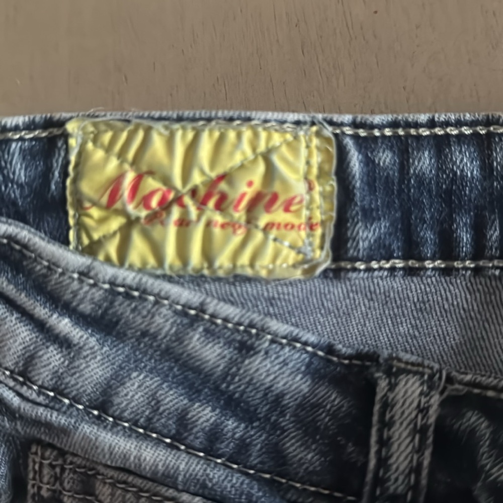 Distressed Jeans - Picture 5 of 6